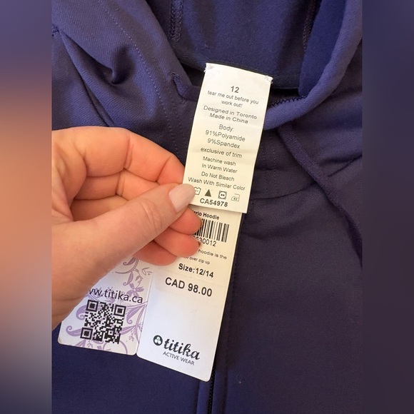 Cozy Purple Hoodie with Zip Closure - Picture 6 of 6